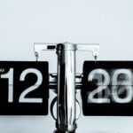 analog clock at 12 am